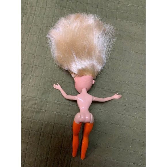 Bratz Chloe Candyz Doll With Orange Legs Rare - Picture 2 of 4